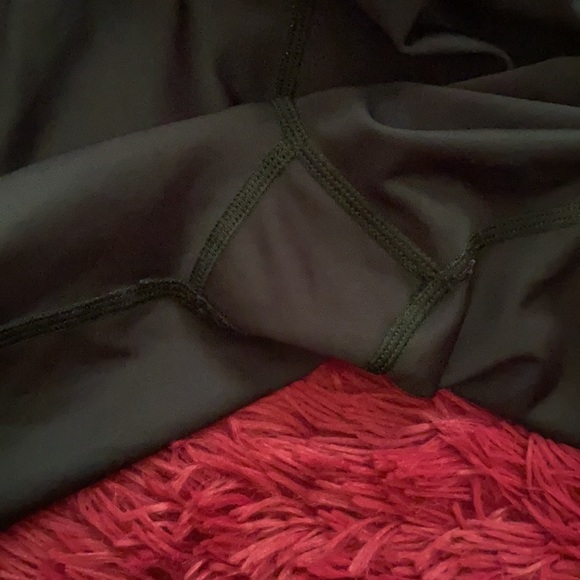 Under Armour compression capris black leggings - Picture 14 of 15